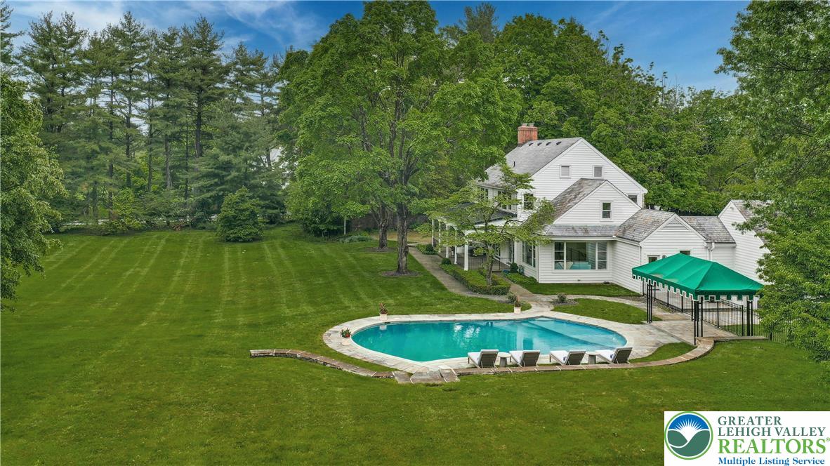 1803 Apple Tree Lane Property Photo 4