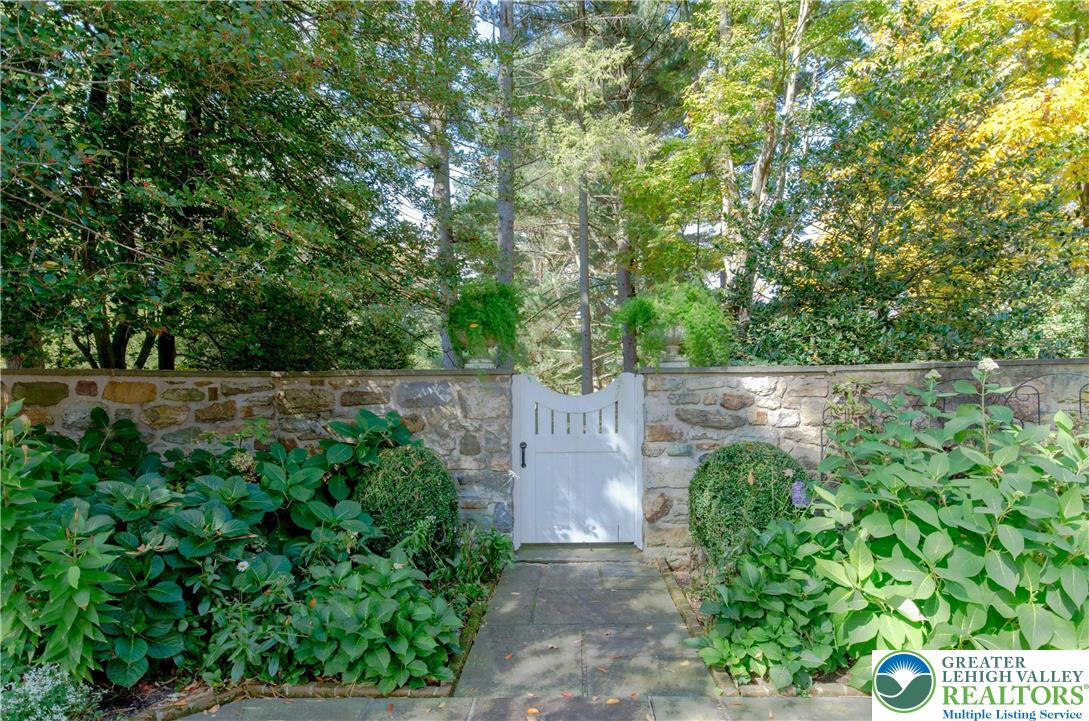 1803 Apple Tree Lane Property Photo 32