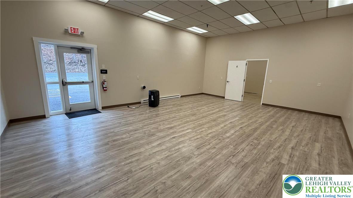 2300 Wood Avenue Property Photo 9