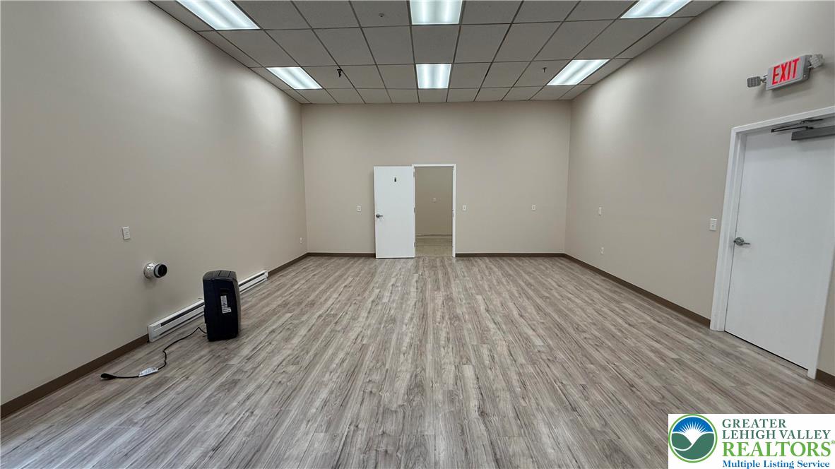 2300 Wood Avenue Property Photo 14