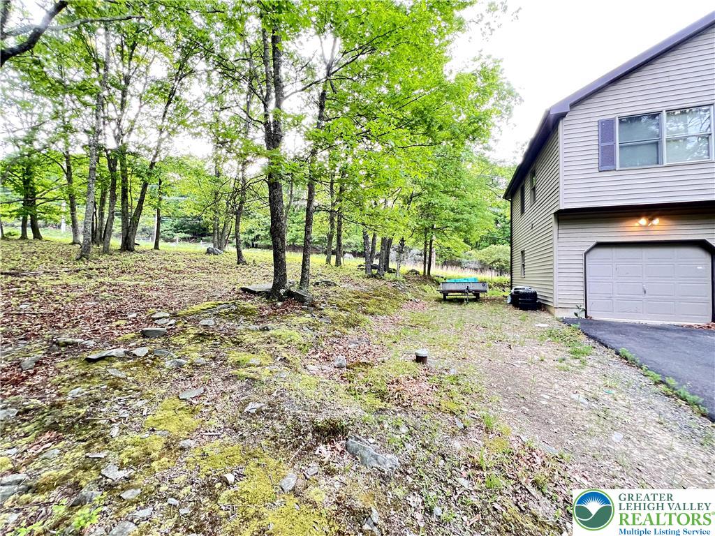 107 Warbler Court Property Photo 3