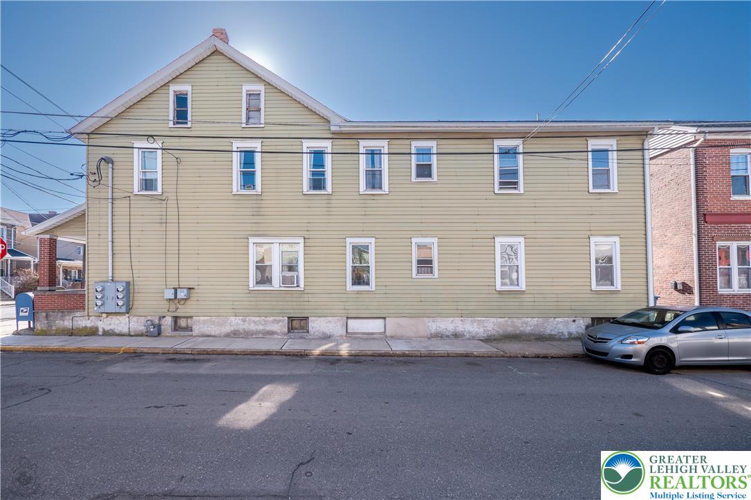 1690 Newport Avenue Property Photo 1