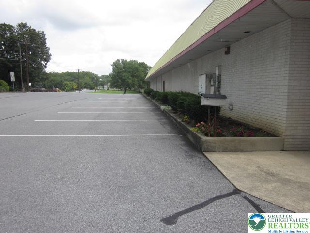 3665 Macarthur Road Property Photo 5