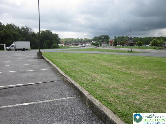 3665 Macarthur Road Property Photo 6