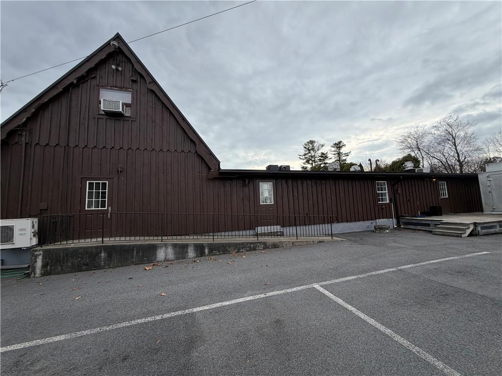 257 East Central Avenue Property Photo 13