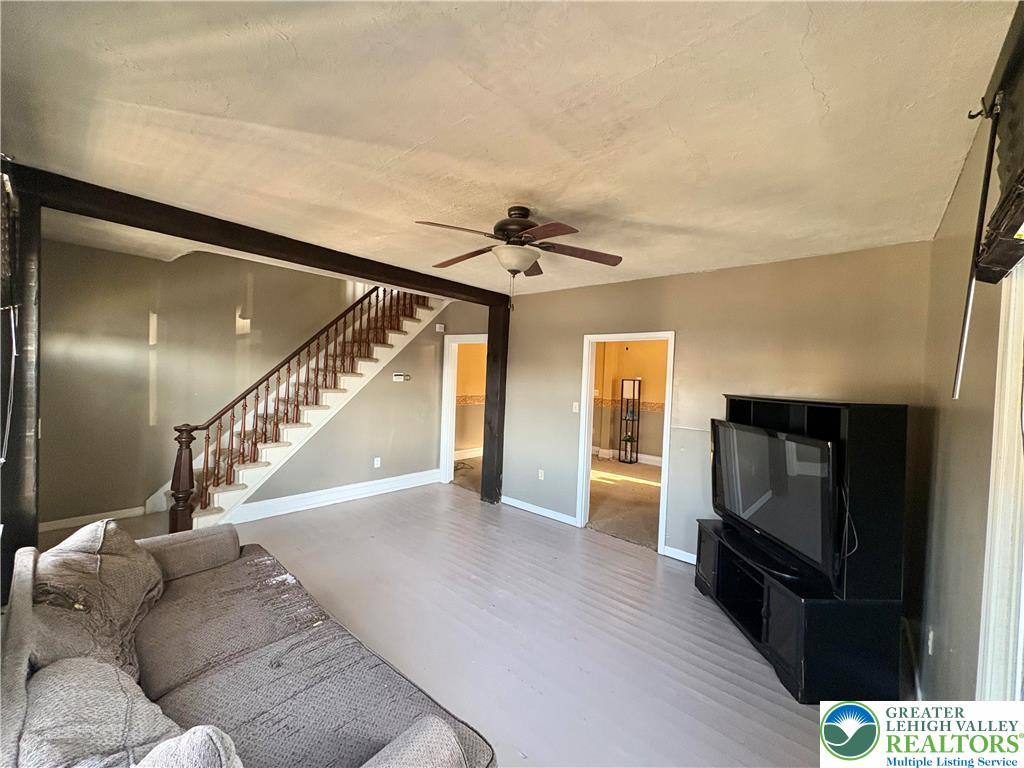 122 Front Street Property Photo 4
