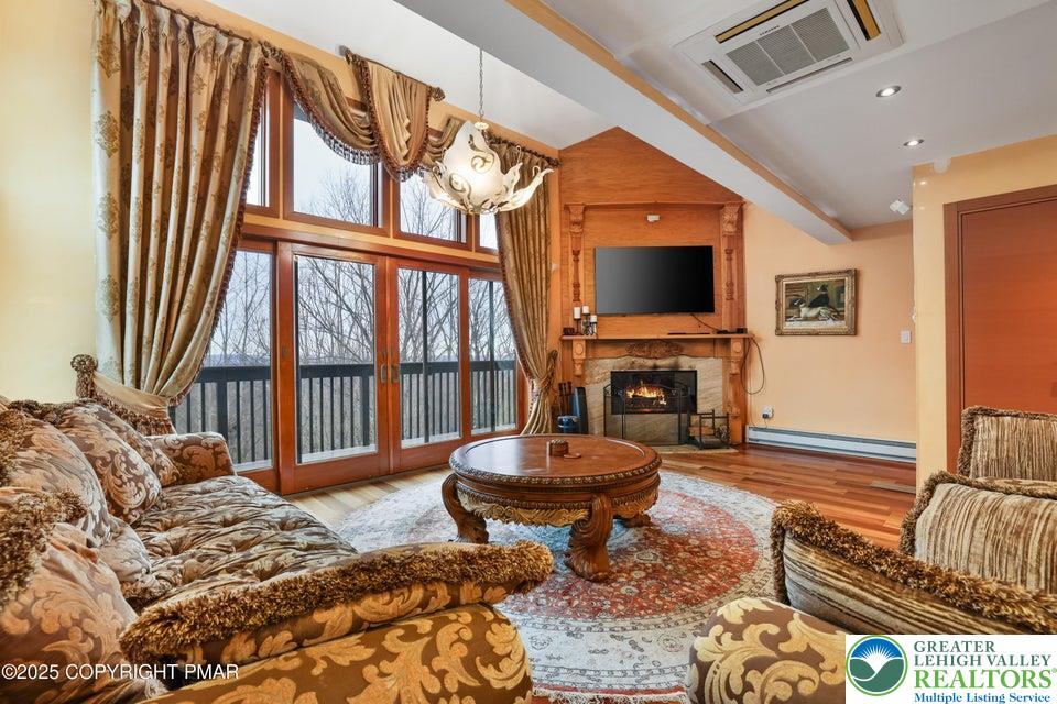 298 Overlook Way Property Photo 2
