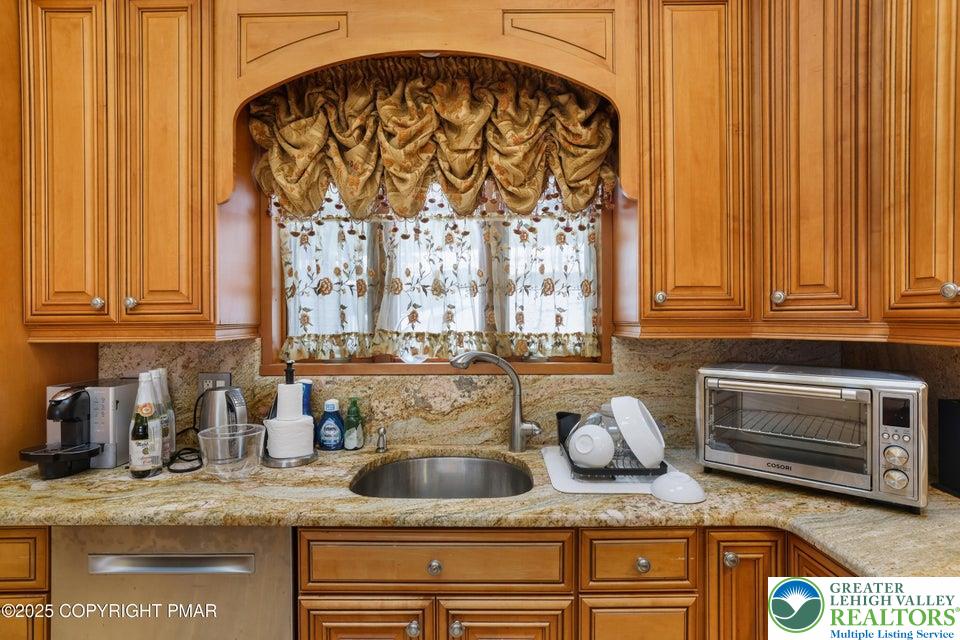 298 Overlook Way Property Photo 9