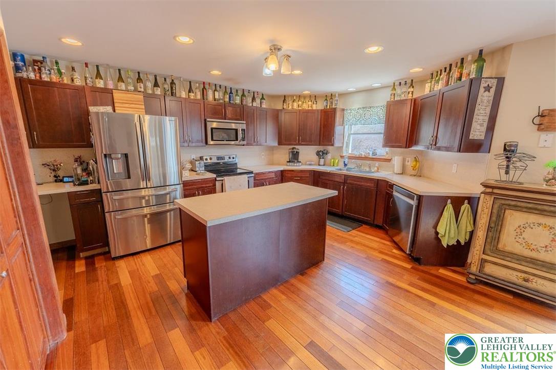 2510 Rising Hill Drive Property Photo 13