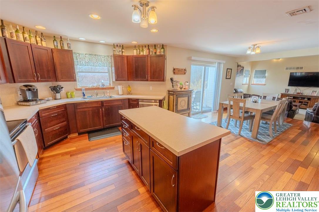 2510 Rising Hill Drive Property Photo 15