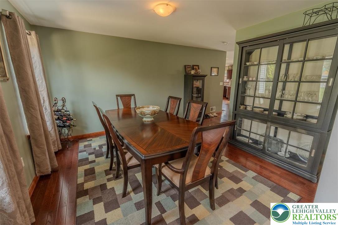 2510 Rising Hill Drive Property Photo 17