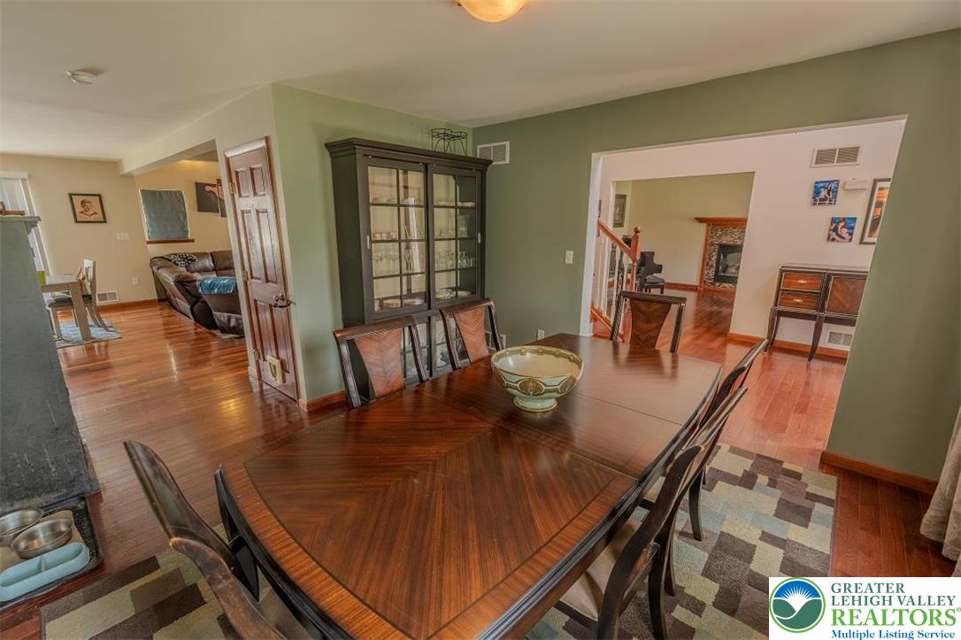 2510 Rising Hill Drive Property Photo 18