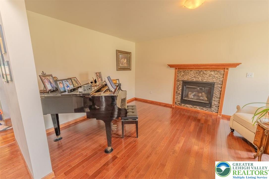 2510 Rising Hill Drive Property Photo 19