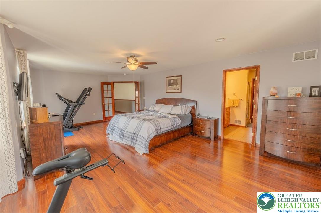 2510 Rising Hill Drive Property Photo 27