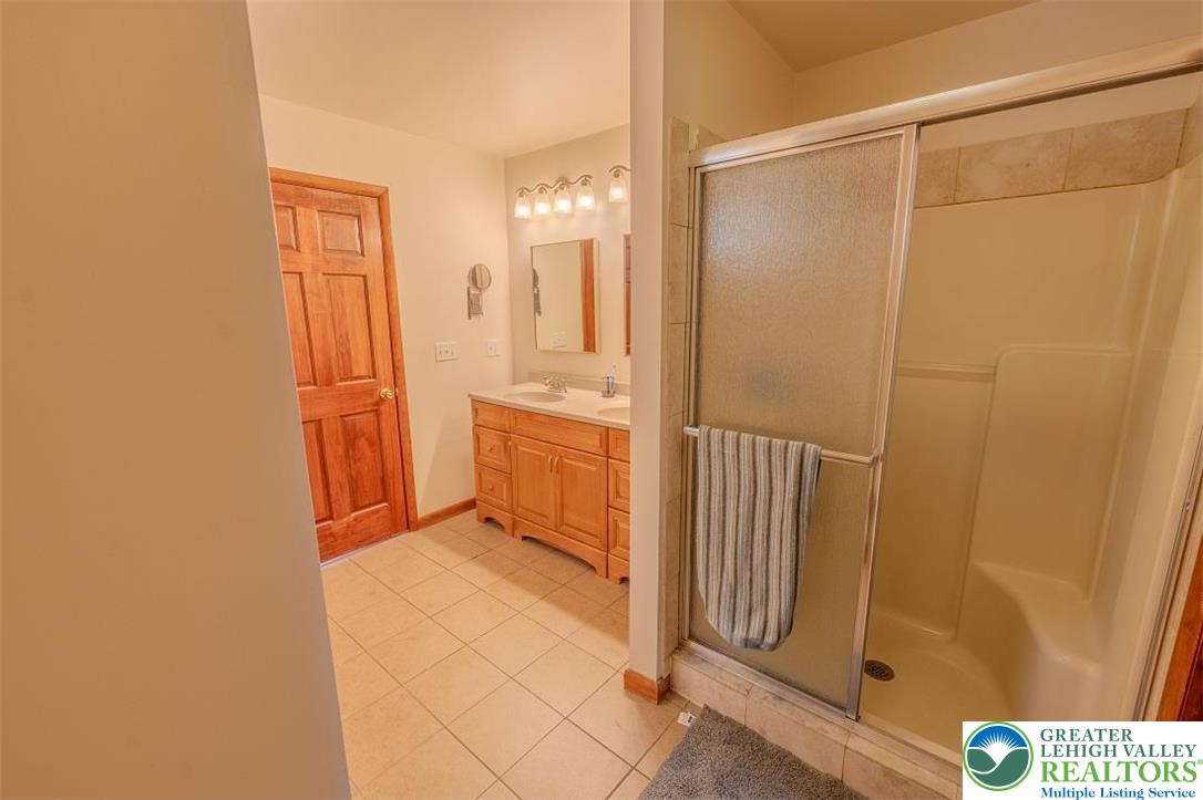 2510 Rising Hill Drive Property Photo 33