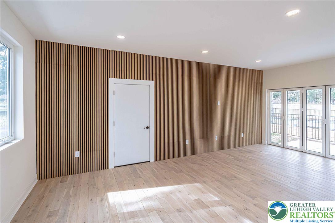 300 Witmer Road Property Photo 12