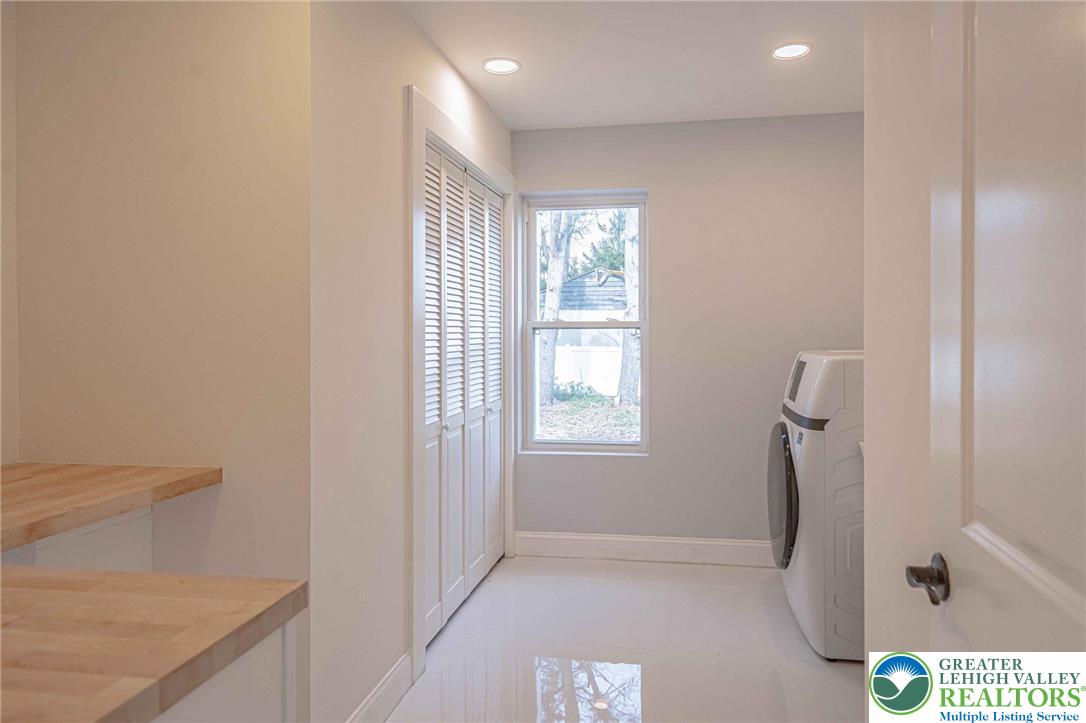 300 Witmer Road Property Photo 16