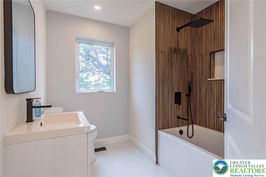 300 Witmer Road Property Photo 18