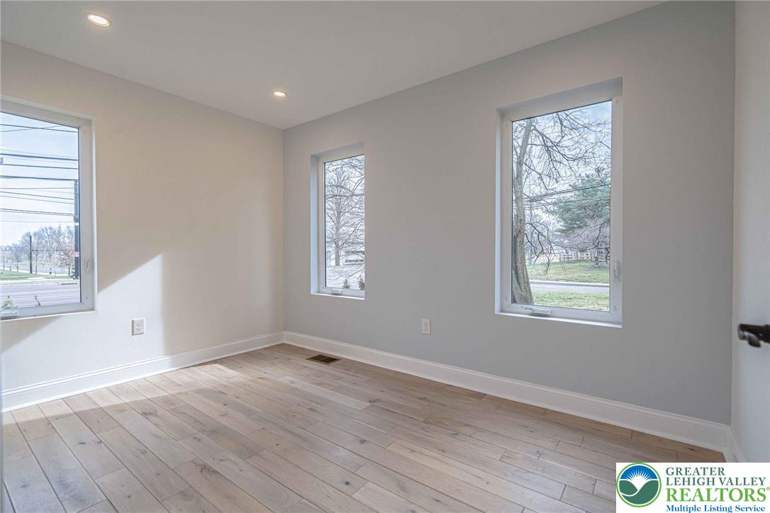 300 Witmer Road Property Photo 20