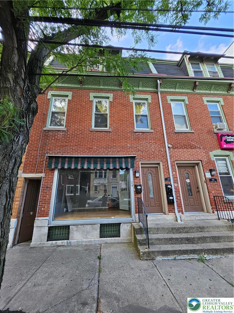 937 West Walnut Street C1 Property Photo 2