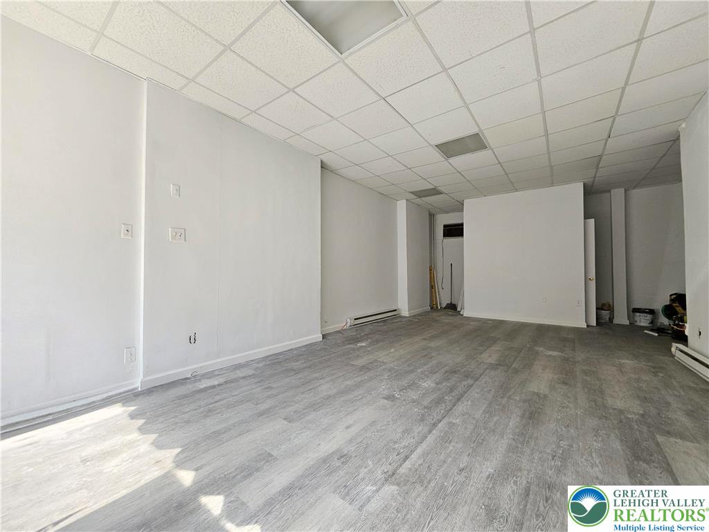 937 West Walnut Street C1 Property Photo 4