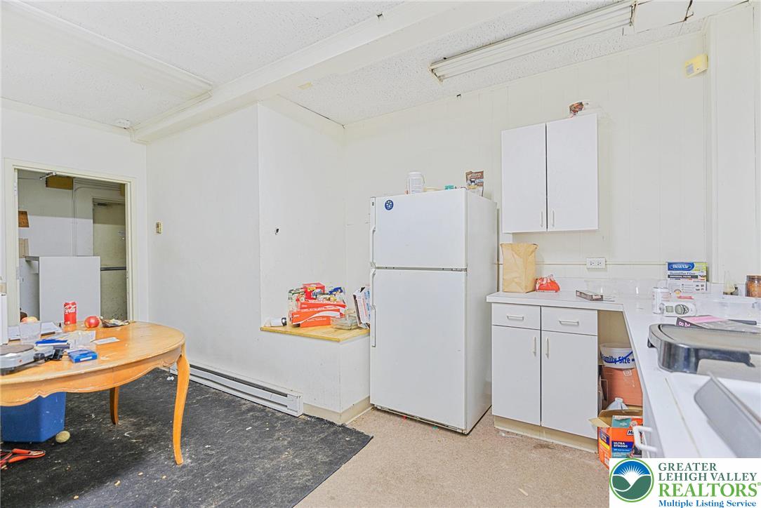 911 West Hamilton Street Property Photo 11