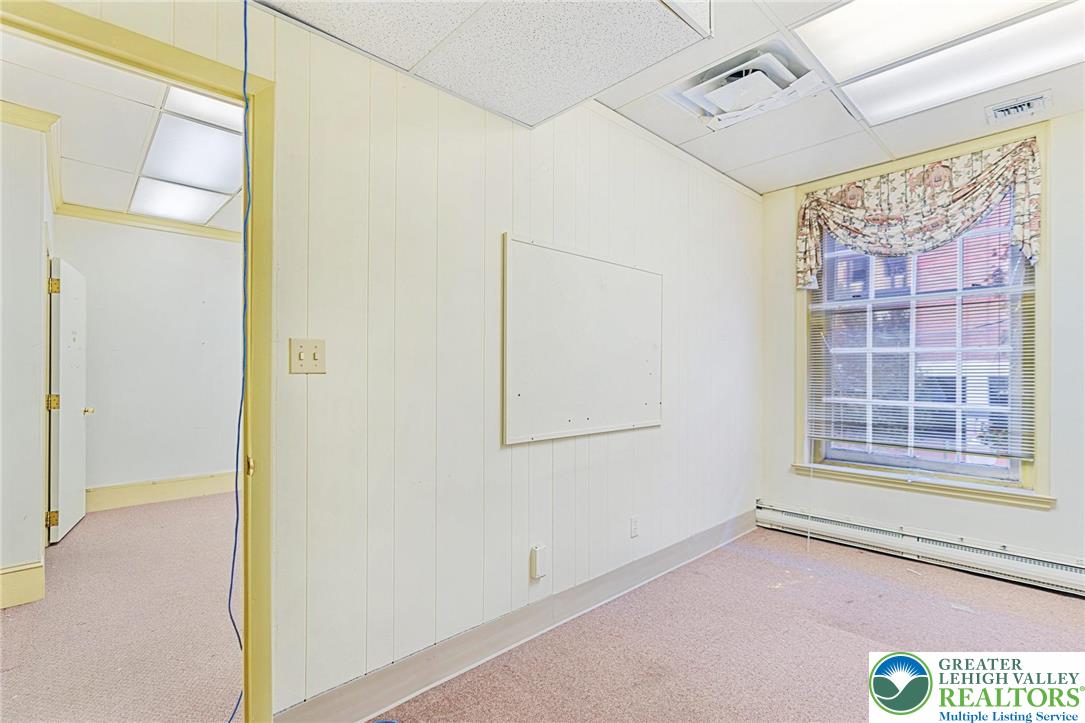 911 West Hamilton Street Property Photo 16