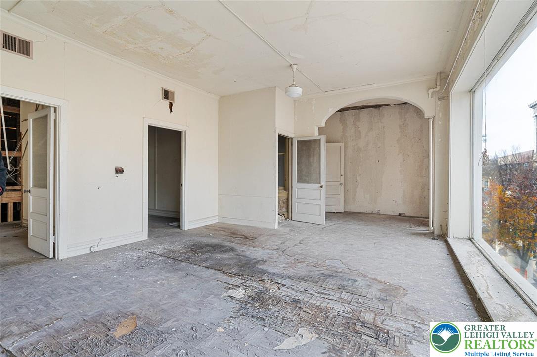 926 West Hamilton Street Property Photo 21