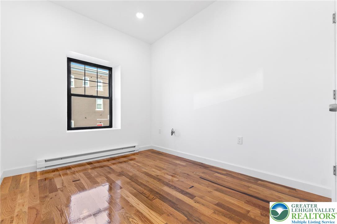 732 West Tilghman Street Property Photo 28
