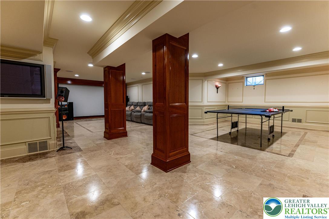 49 Crest Boulevard Property Photo 6