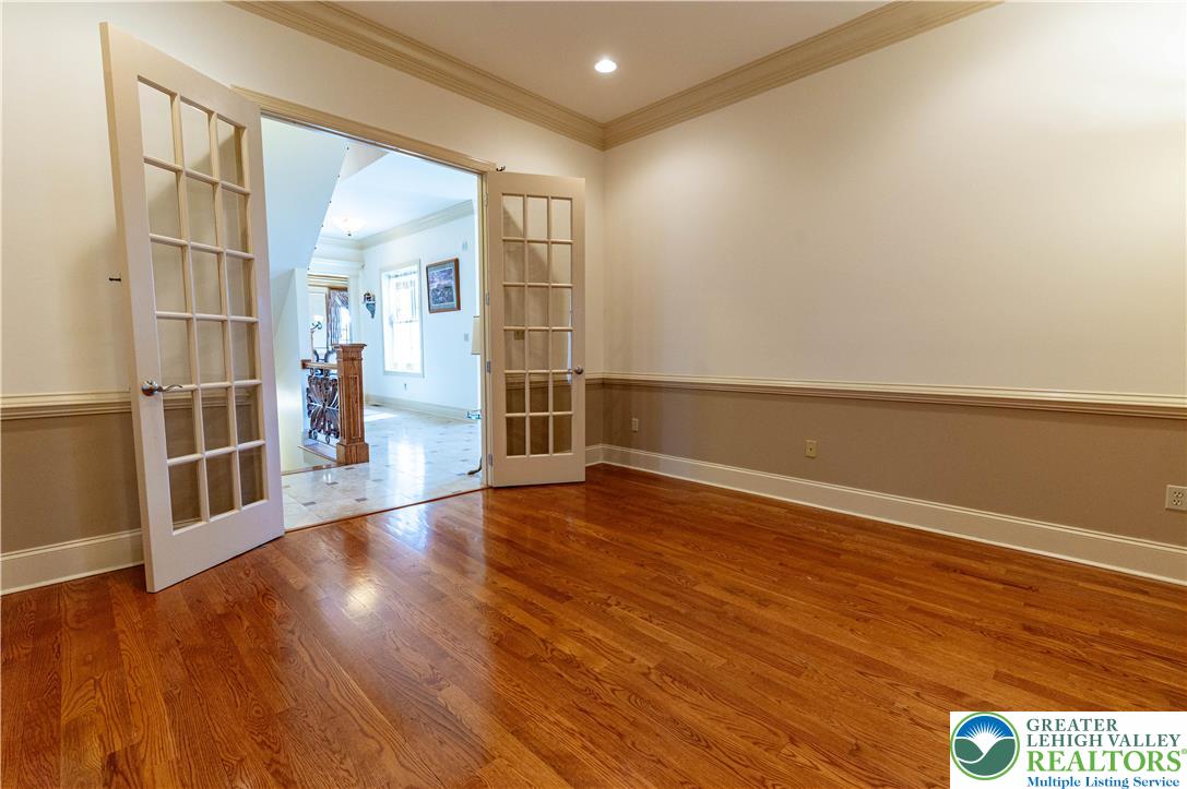 49 Crest Boulevard Property Photo 16