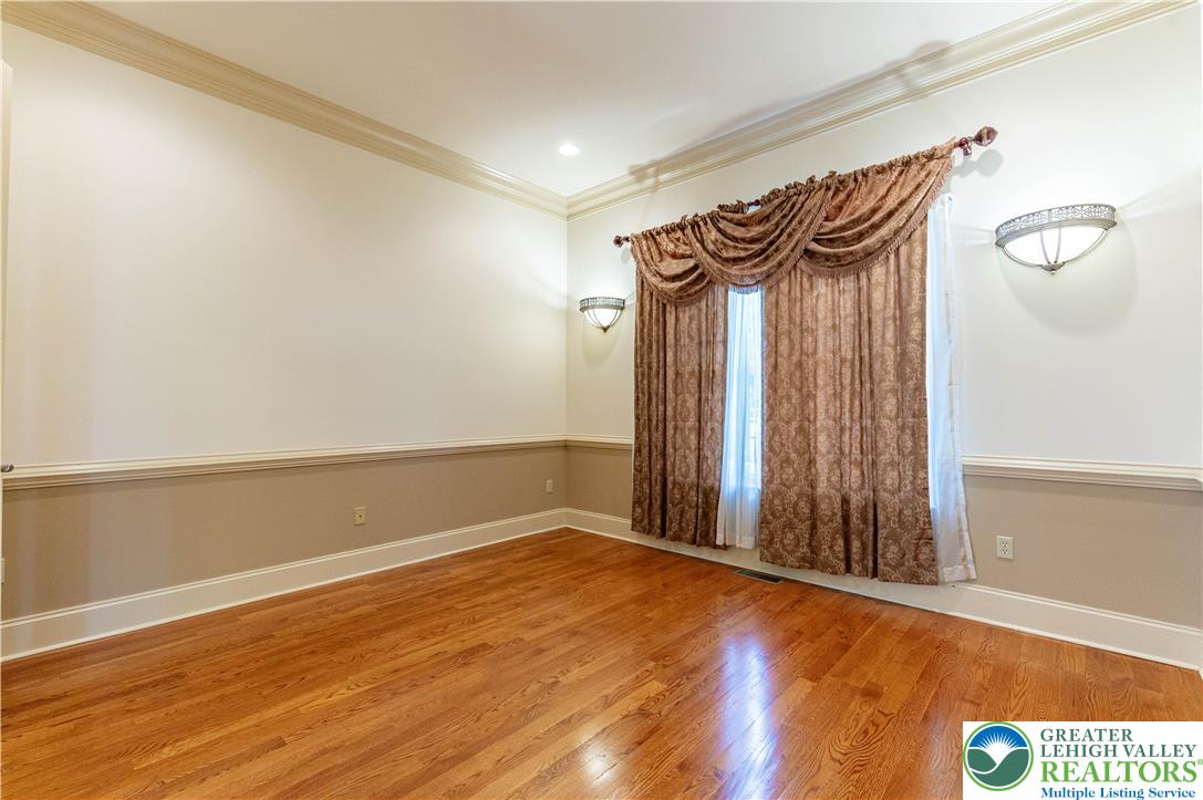 49 Crest Boulevard Property Photo 17