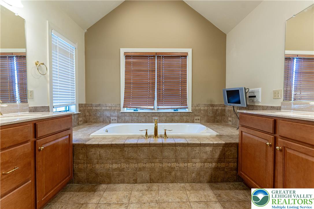 49 Crest Boulevard Property Photo 40