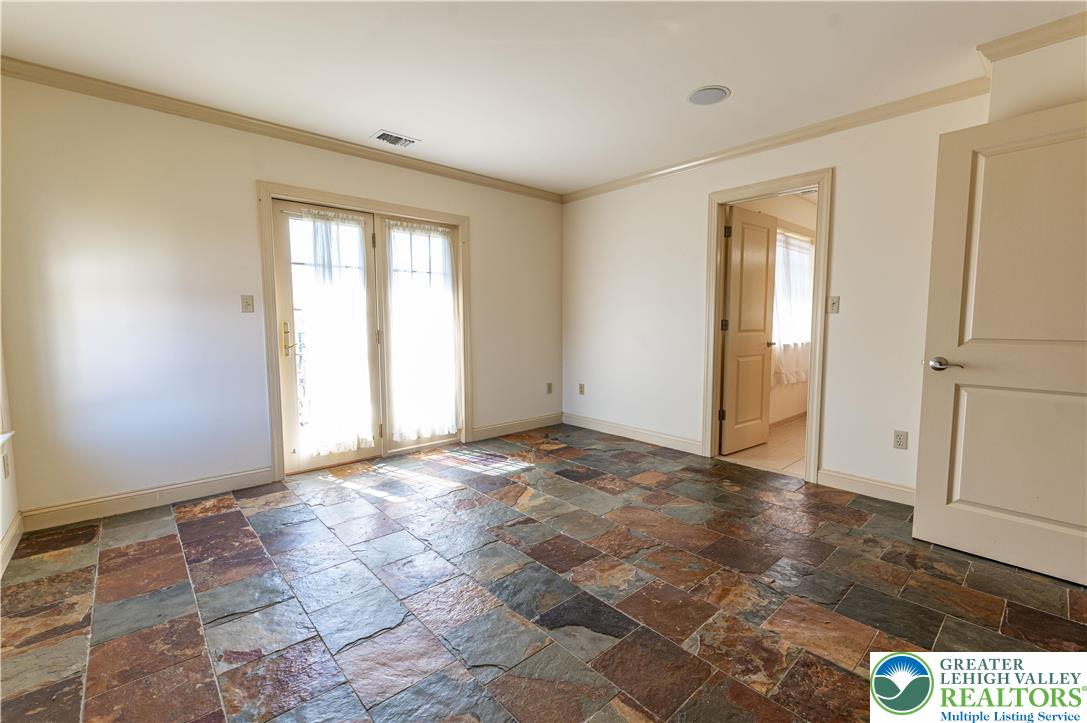 49 Crest Boulevard Property Photo 48