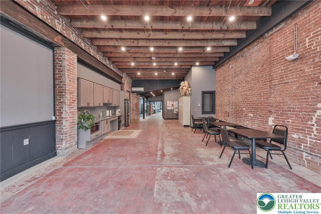 923 Northampton Street Property Photo 2