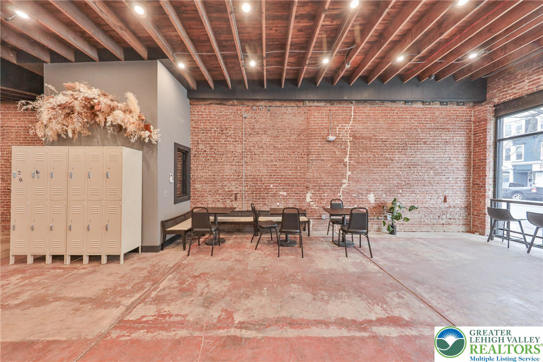 923 Northampton Street Property Photo 6