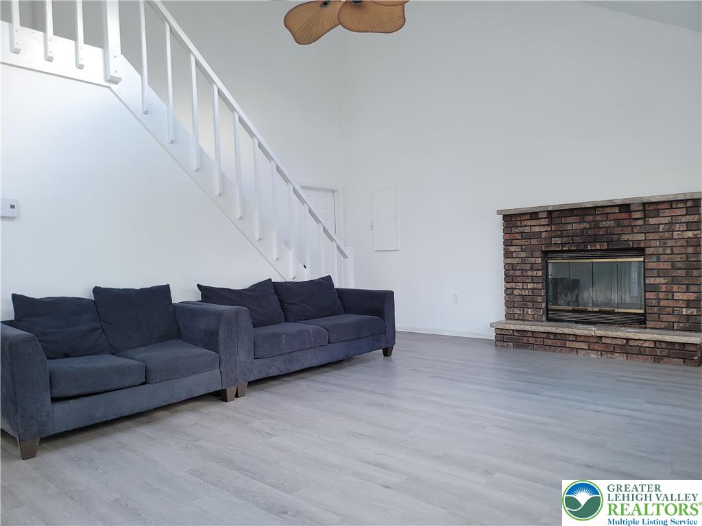 8382 Garden Drive Property Photo 7