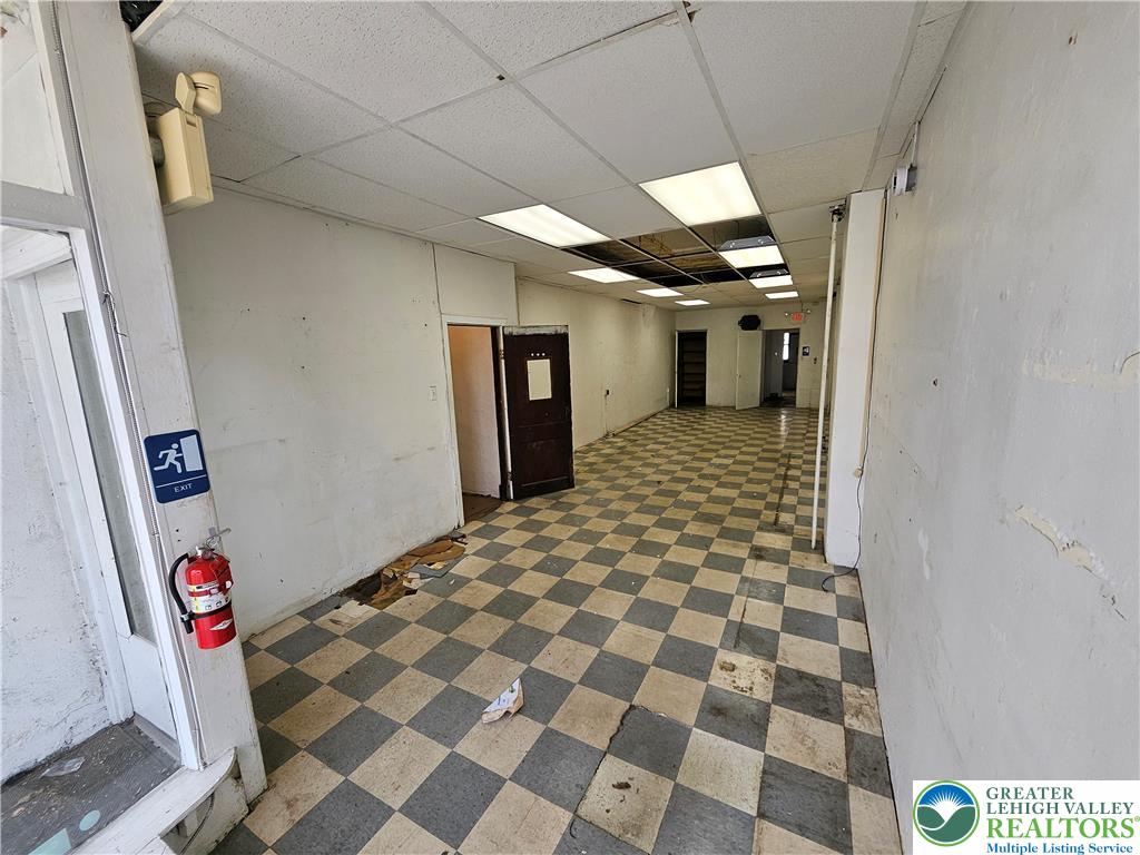 1935 West Broad Street Property Photo 4
