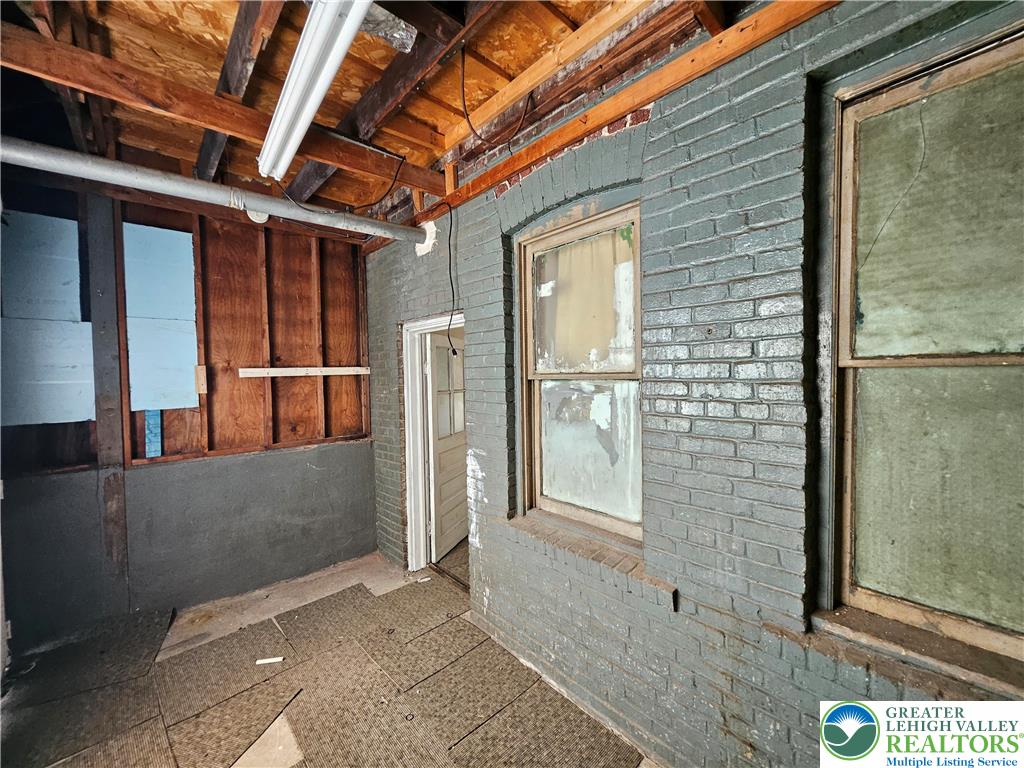 1935 West Broad Street Property Photo 8