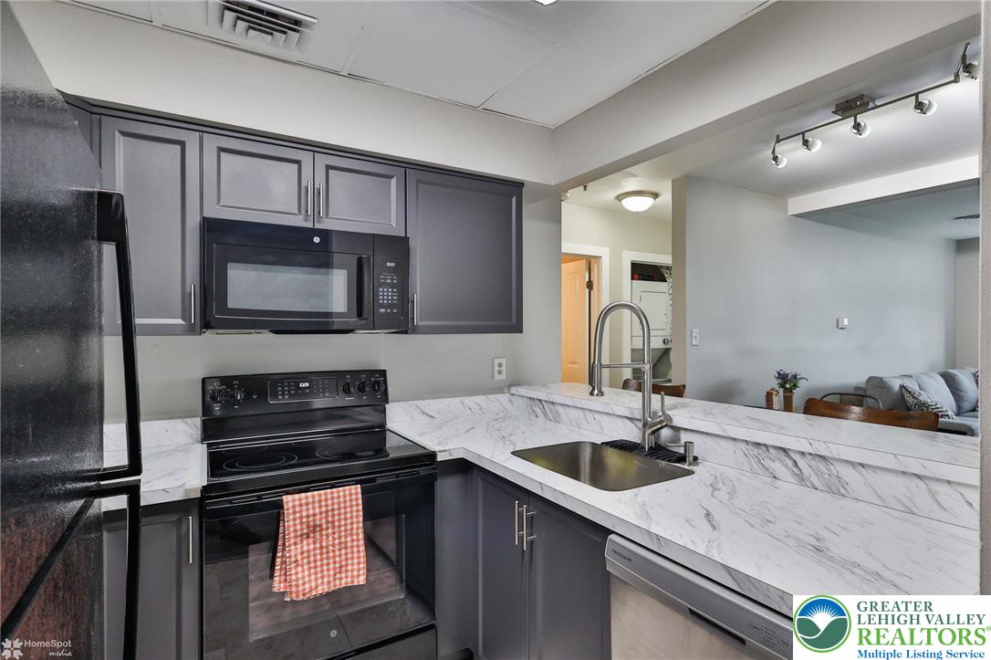 535 Main Street 16 Property Photo 8