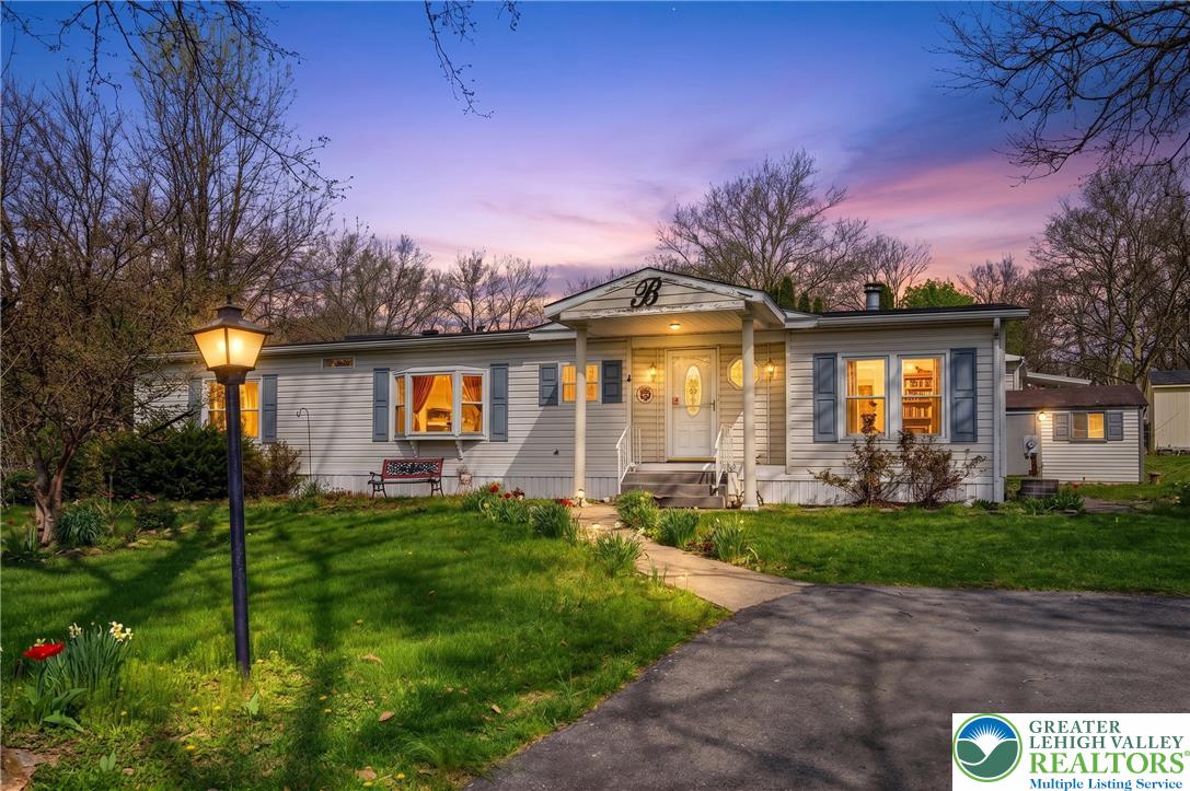 4 Woodsdale Court Property Photo 2