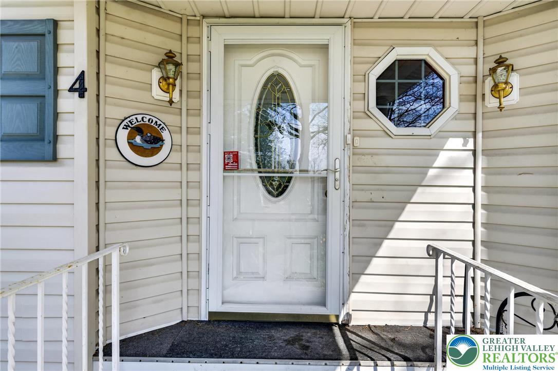 4 Woodsdale Court Property Photo 5