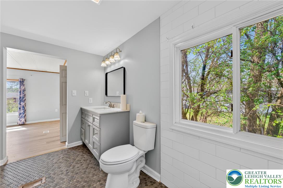 4 Woodsdale Court Property Photo 30