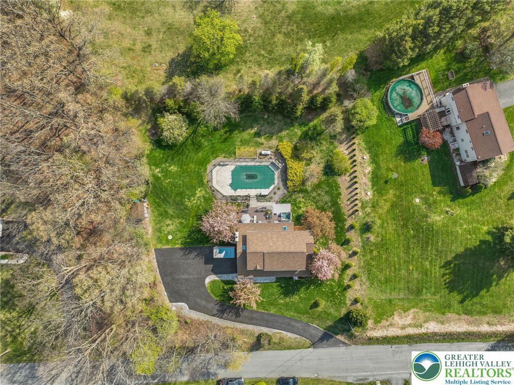 1145 Upper Nis Hollow Drive Property Photo 3