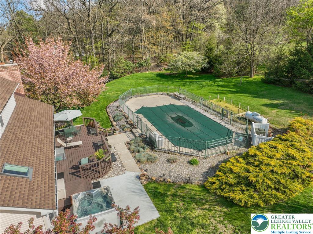 1145 Upper Nis Hollow Drive Property Photo 4