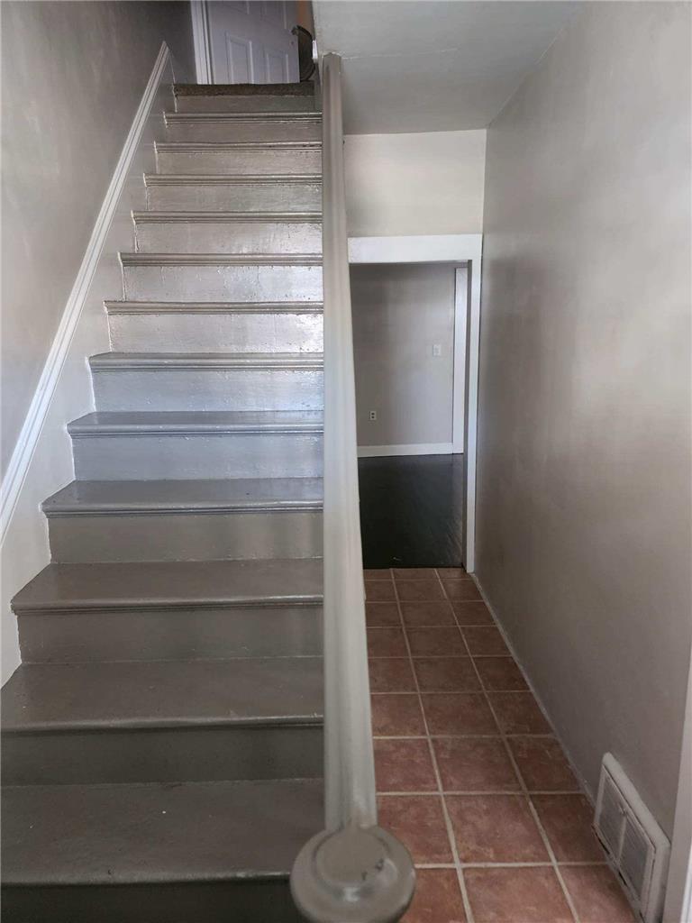 830 Centre Street Property Photo 4