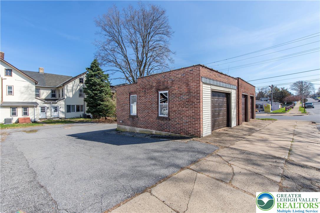 2202 Northampton Street Property Photo 2