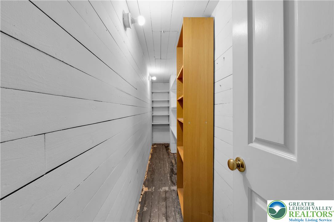 2202 Northampton Street Property Photo 10