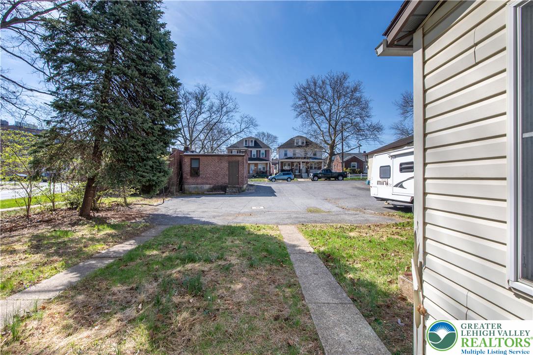 2204 Northampton Street Property Photo 3