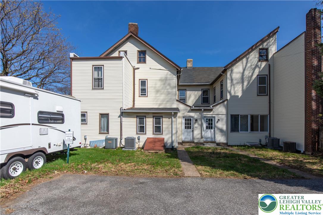 2204 Northampton Street Property Photo 4